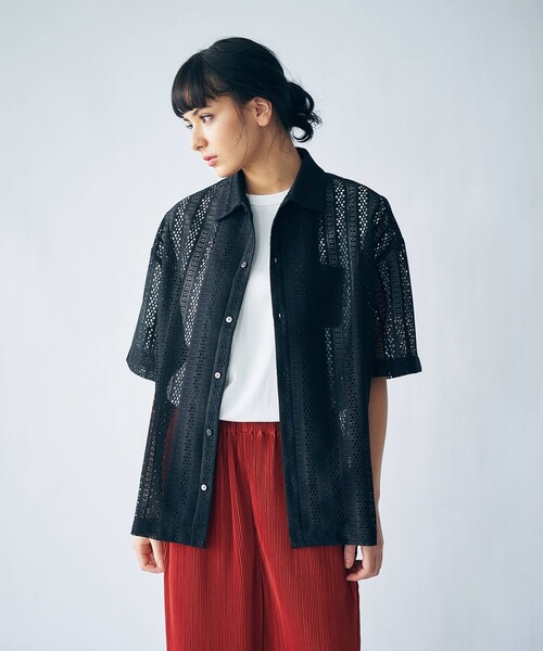 tk.TAKEO KIKUCHI（ティーケータケオキクチ）の「◆バーチカルレース半袖シャツ（ユニセックスアイテム）（シャツ/ブラウス・メンズ・ホワイト系4/ブラック系3・88/66）」の7枚目の写真