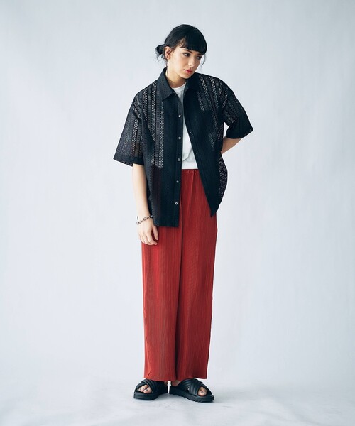 tk.TAKEO KIKUCHI（ティーケータケオキクチ）の「◆バーチカルレース半袖シャツ（ユニセックスアイテム）（シャツ/ブラウス・メンズ・ホワイト系4/ブラック系3・88/66）」の4枚目の写真