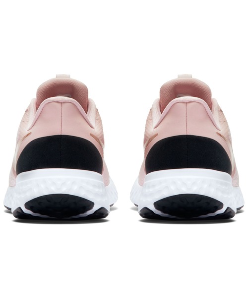 NIKE（ナイキ）の「ﾅｲｷ  ｳｨﾒﾝｽﾞ ﾚﾎﾞﾘｭｰｼｮﾝ 5　BQ3207（スニーカー・レディース・オレンジ/ライトピンク/ブラック×ピンク・23.5cm/24.5cm/23.0cm/24.0cm）」の11枚目の写真