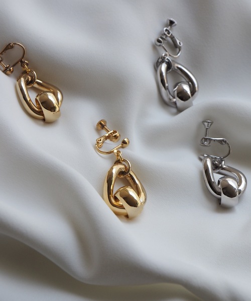 Jenny BY IMMANOEL（ジェニーバイイマノエル）の「ボリュームイヤリング（イヤリング・レディース・シルバー/ゴールド・FREE）」の5枚目の写真