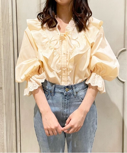 apres jour（アプレジュール）の「コットンレースフリルブラウス【ZOZOTOWN限定アイテム】（シャツ/ブラウス・レディース・アイボリー/ブラック/オフホワイト・フリー/X-LARGE）」の4枚目の写真