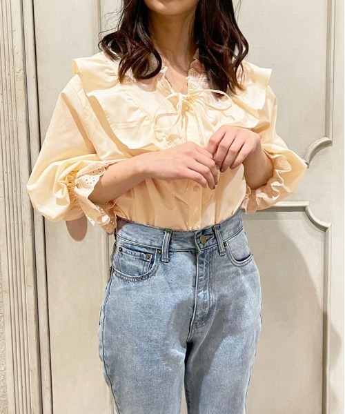 apres jour（アプレジュール）の「コットンレースフリルブラウス【ZOZOTOWN限定アイテム】（シャツ/ブラウス・レディース・アイボリー/ブラック/オフホワイト・フリー/X-LARGE）」の5枚目の写真