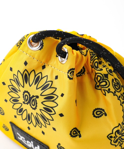 X-girl（エックスガール）の「BANDANA PATTERN POUCH（ポーチ・レディース・ブラック/パープル/イエロー・ONE SIZE）」の9枚目の写真