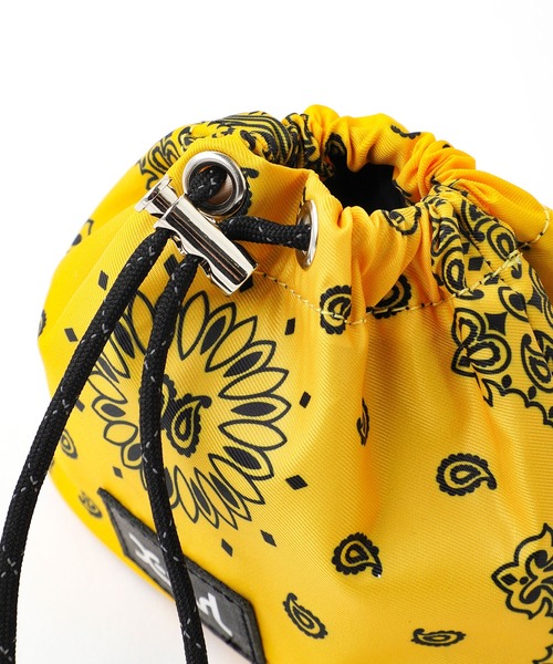 X-girl（エックスガール）の「BANDANA PATTERN POUCH（ポーチ・レディース・ブラック/パープル/イエロー・ONE SIZE）」の5枚目の写真