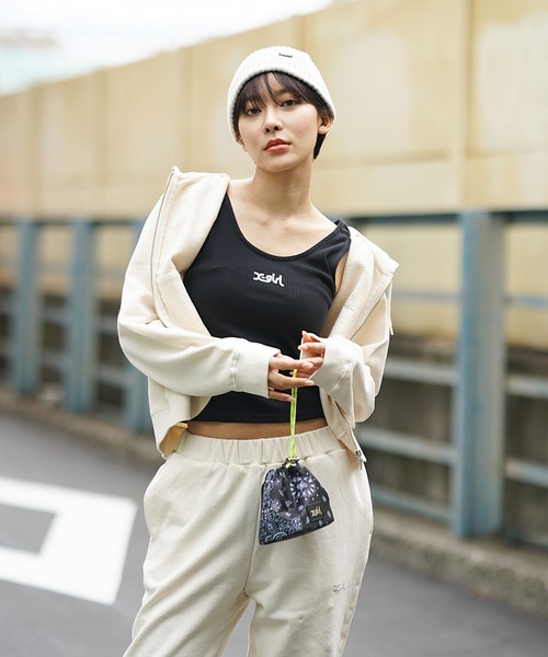 X-girl（エックスガール）の「BANDANA PATTERN POUCH（ポーチ・レディース・ブラック/パープル/イエロー・ONE SIZE）」の8枚目の写真