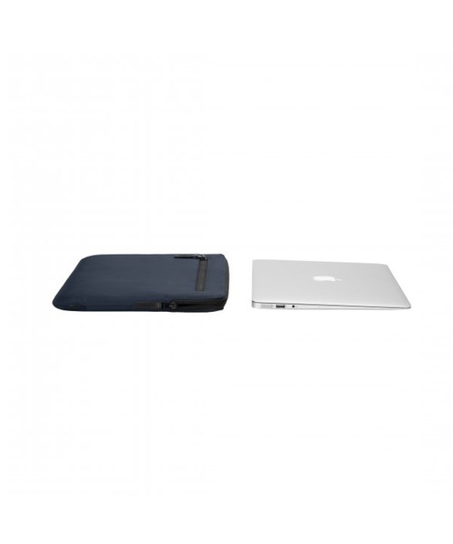 incase（インケース）の「INMB100335-NVY Incase Compact Sleeve in Flight Nylon for 13-inch MacBook Pro Retina / Pro - Navy（ビジネスバッグ・メンズ・ネイビー・ONE SIZE）」の7枚目の写真
