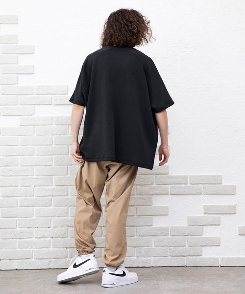 NIDO(ニド)の「とろみドルマンTシャツ(Tシャツ/カットソー・メンズ・ホワイト/ブラック・MEDIUM/LARGE)」の6枚目の写真