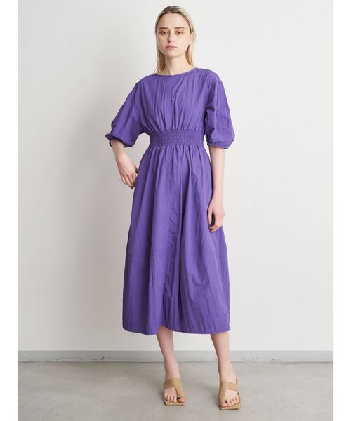 ELENDEEK（エレンディーク）の「スモッキングコクーンワンピース（ワンピース・レディース・ブラック/オリーブ/パープル・01/02）」の3枚目の写真