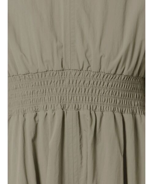 ELENDEEK（エレンディーク）の「スモッキングコクーンワンピース（ワンピース・レディース・ブラック/オリーブ/パープル・01/02）」の19枚目の写真