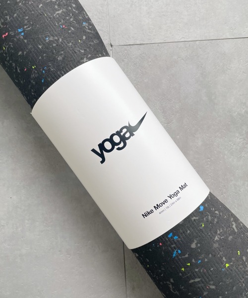 NIKE（ナイキ）の「NIKE ナイキ / ムーブ ヨガマット 4mm（スポーツグッズ・レディース・ブラック/ネイビー・FREE）」の16枚目の写真