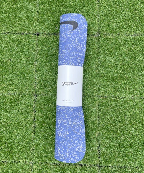 NIKE（ナイキ）の「NIKE ナイキ / ムーブ ヨガマット 4mm（スポーツグッズ・レディース・ブラック/ネイビー・FREE）」の20枚目の写真
