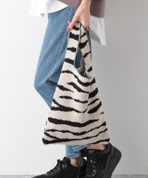 GLOBAL WORK(グローバルワーク)の「アソート柄ニットバッグ/228989(トートバッグ・レディース・ホワイト系その他/ホワイト系その他2/ベージュ系その他・ONE SIZE)」の3枚目の写真