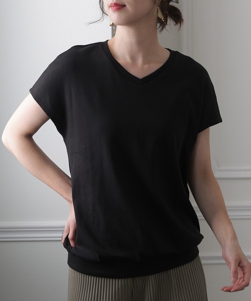 ElegChic(エレグシック)の「コットンフレンチVネックTシャツ(Tシャツ/カットソー・レディース・ピンクベージュ/オフホワイト/ブラック・LL/M/XXL)」の3枚目の写真