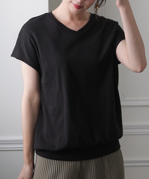ElegChic(エレグシック)の「コットンフレンチVネックTシャツ(Tシャツ/カットソー・レディース・ピンクベージュ/オフホワイト/ブラック・LL/M/XXL)」の6枚目の写真