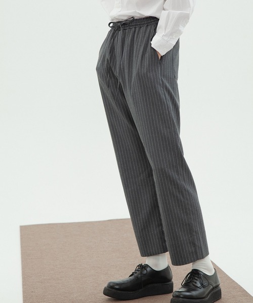 INTERPLAY(インタープレイ)の「【INTERPLAY】リラックスルーズパンツ(スラックス・メンズ・オレンジ/パープル/グレー/ベージュ・FREE)」の10枚目の写真