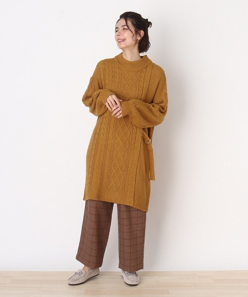 DRESKIP（ドレスキップ）の「◆Dカン付きケーブルニットチュニックワンピース（チュニック・レディース・ダークブラウン/サンドベージュ/マスタード・02/03/04）」の5枚目の写真