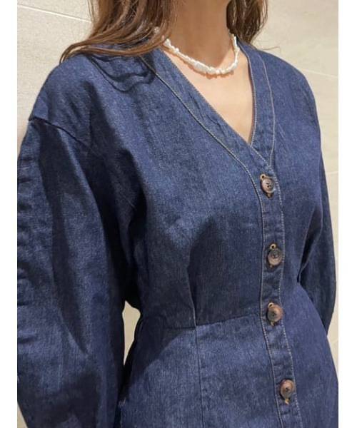 SLY(スライ)の「DENIM VOLUME SLEEVE S/OP デニムボリュームスリーブショート ワンピース(ワンピース・レディース・ブルー/ブラック・2/1)」の17枚目の写真