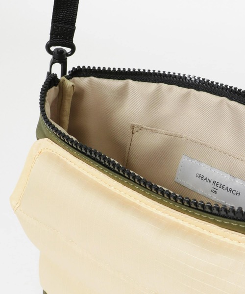 URBAN RESEARCH(アーバンリサーチ)の「グリーンダウンサコッシュ(ショルダーバッグ・レディース・ライトグレー/ブラック/カーキ・ONE)」の14枚目の写真