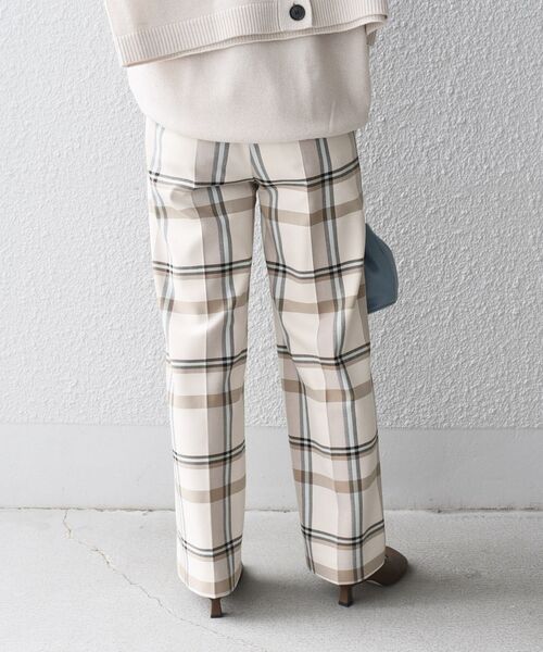 SHIPS(シップス)の「〈手洗い可能〉カラーチェックセミワイドパンツ◆(その他パンツ・レディース・ベージュ/ネイビー・34/36/38/40)」の13枚目の写真