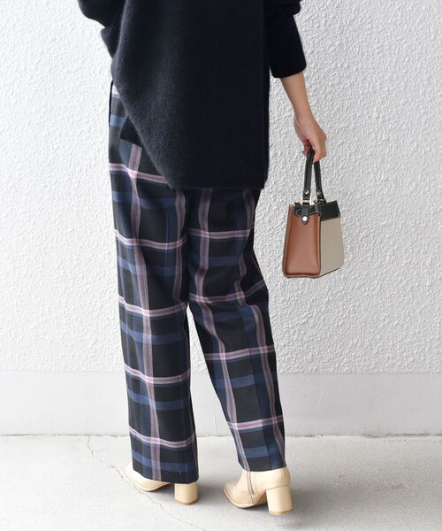 SHIPS(シップス)の「〈手洗い可能〉カラーチェックセミワイドパンツ◆(その他パンツ・レディース・ベージュ/ネイビー・34/36/38/40)」の11枚目の写真