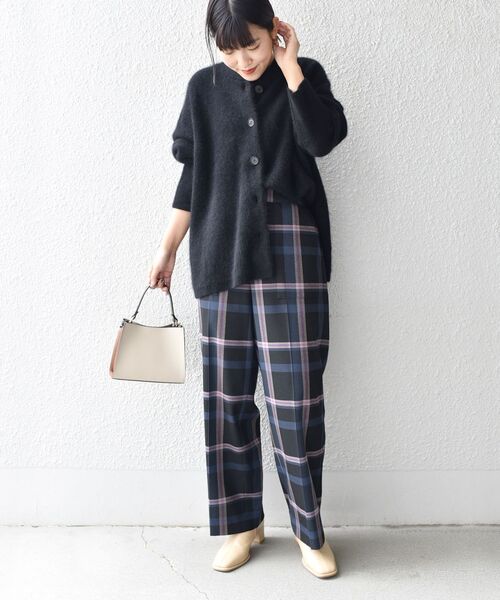 SHIPS(シップス)の「〈手洗い可能〉カラーチェックセミワイドパンツ◆(その他パンツ・レディース・ベージュ/ネイビー・34/36/38/40)」の18枚目の写真