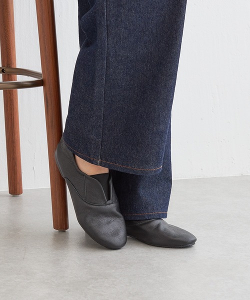 CROWN(クラウン)の「【CROWN/クラウン】Elastic tongue jazz(スリッポン・レディース・ブラック・4/6/5)」の4枚目の写真