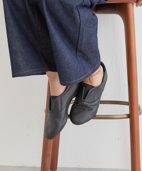 CROWN(クラウン)の「【CROWN/クラウン】Elastic tongue jazz(スリッポン・レディース・ブラック・4/6/5)」の5枚目の写真