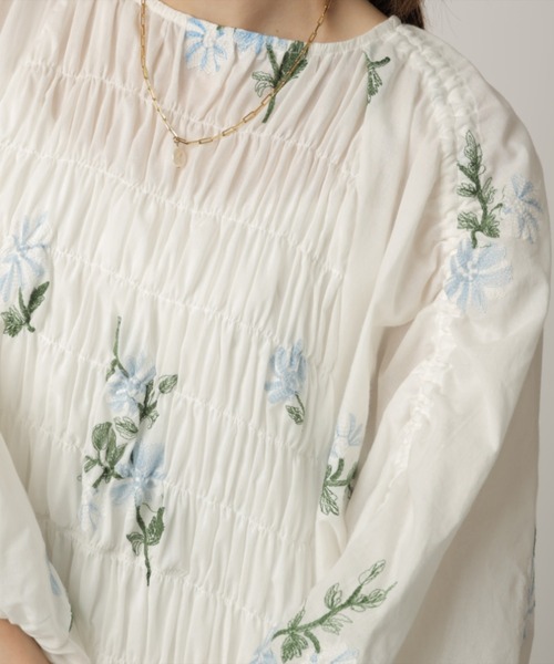 CADUNE（カデュネ）の「刺繍シャーリングワンピース（ワンピース  