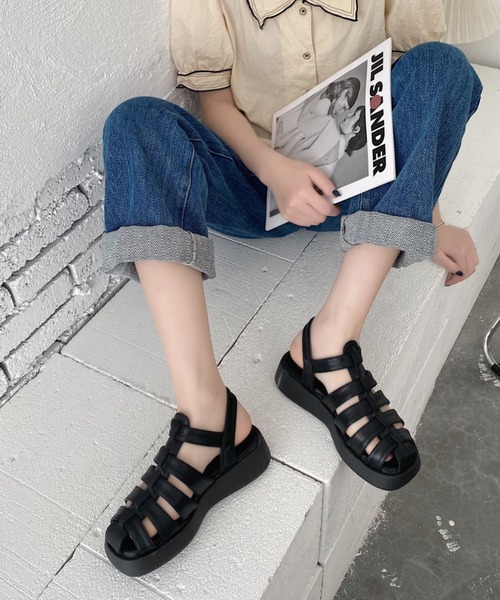 【韓国ファッション】厚底 プラットフォーム グルカサンダル Shoes in Closet（シューズインクローゼット）の「厚底