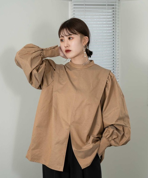Amiur（エミレ）の「stand collar cuffs stitch blouse（シャツ 
