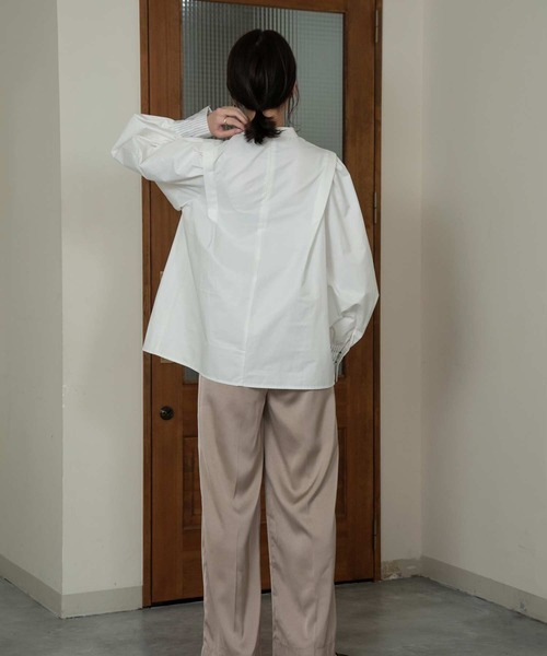 Amiur（エミレ）の「stand collar cuffs stitch blouse（シャツ