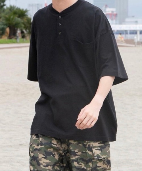 kutir（クティール）の「ヘンリーネック無地ポケットTシャツ（Tシャツ/カットソー・メンズ・ボルドー/オフホワイト/ブラック/グリーン/ブラウン/カーキ・MEDIUM/LARGE）」の3枚目の写真