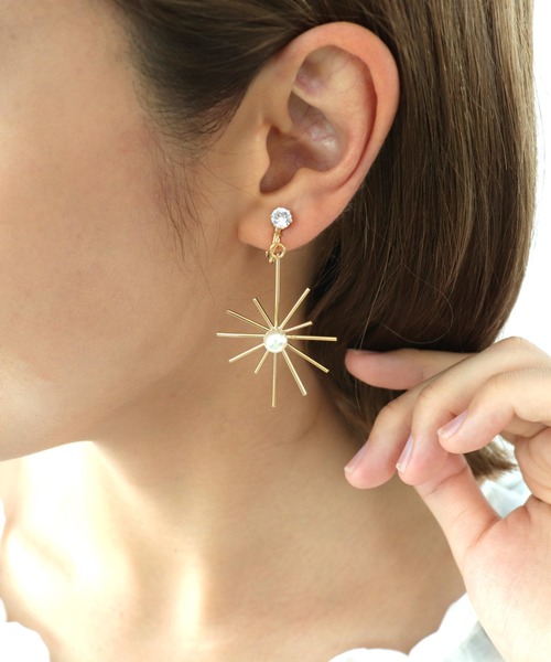 threetimes Classic tht earrings クラシック tht イヤリング threetimes(スリータイムズ) ピアス(レディース) - 海外通販のBUYMA