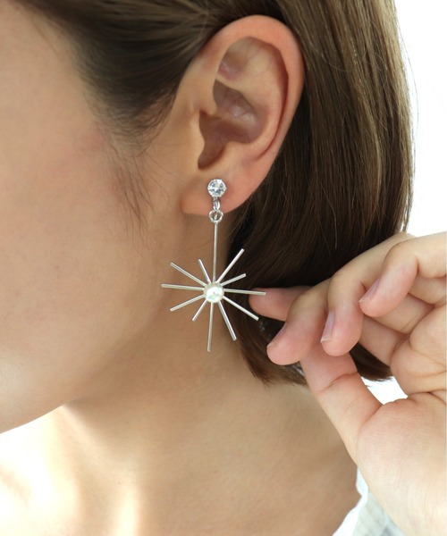 Three Four Time（ｽﾘｰﾌｫｰﾀｲﾑ）の「トゥインクルスターアシメイヤリング（イヤリング・レディース・シルバー/ゴールド・FREE）」の6枚目の写真