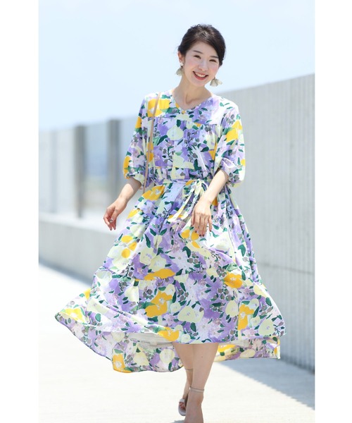 cawaii(カワイイ)の「(ベルト付き)黄色の花咲く一目惚れ水彩画ロングワンピース(ワンピース・レディース・パープル・FREE)」の12枚目の写真