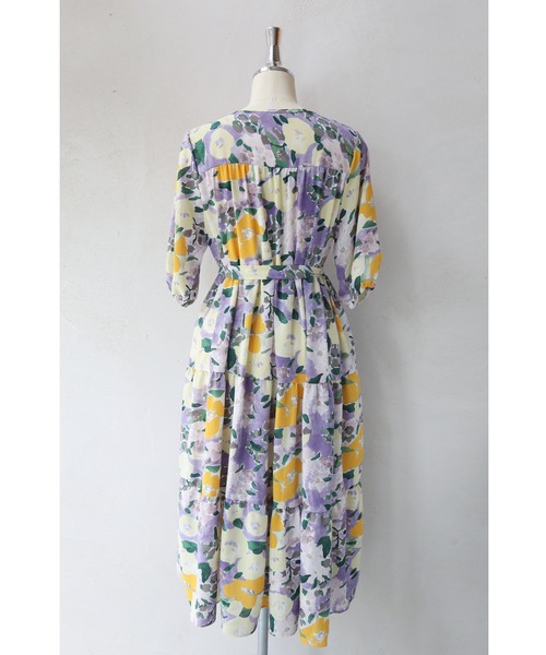 cawaii(カワイイ)の「(ベルト付き)黄色の花咲く一目惚れ水彩画ロングワンピース(ワンピース・レディース・パープル・FREE)」の16枚目の写真