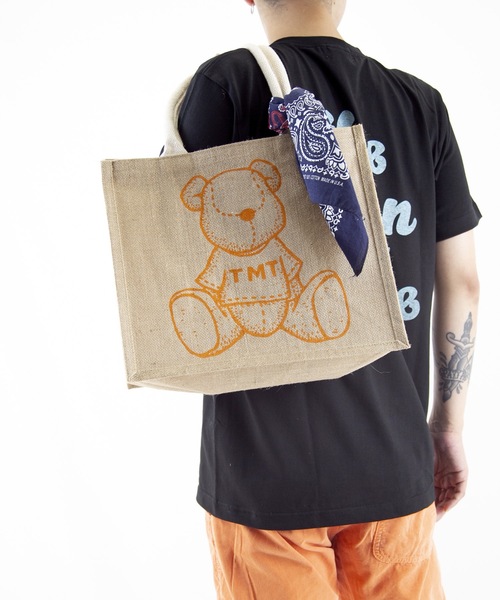 TMT(ティーエムティー)の「NATURAL JUTE BAG(TMT BEAR)(トートバッグ・メンズ・オレンジ/ブラウン/ネイビー・FREE)」の7枚目の写真