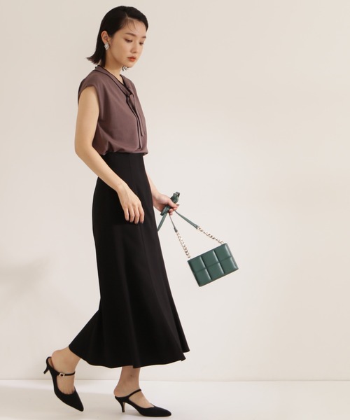 NATURAL BEAUTY BASIC（ナチュラルビューティーベーシック）の「サス付マーメイドスカート（スカート・レディース・ブラック/オレンジ/キャメル・SMALL/MEDIUM）」の4枚目の写真