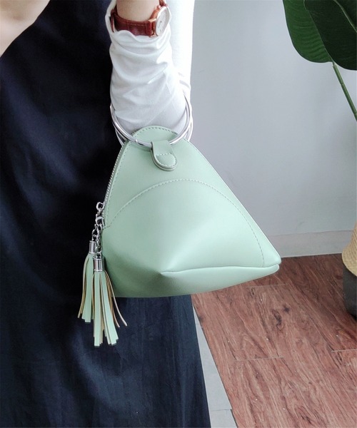 LA VORAGINE（ラ ヴォラジネ）の「リングハンドル　タッセル付　デザインハンドバッグ（ハンドバッグ・レディース・ブラック/ブラウン/ホワイト/グリーン・FREE）」の8枚目の写真