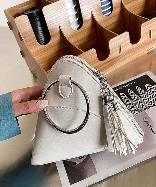 LA VORAGINE（ラ ヴォラジネ）の「リングハンドル　タッセル付　デザインハンドバッグ（ハンドバッグ・レディース・ブラック/ブラウン/ホワイト/グリーン・FREE）」の11枚目の写真