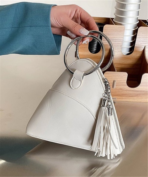 LA VORAGINE（ラ ヴォラジネ）の「リングハンドル　タッセル付　デザインハンドバッグ（ハンドバッグ・レディース・ブラック/ブラウン/ホワイト/グリーン・FREE）」の15枚目の写真