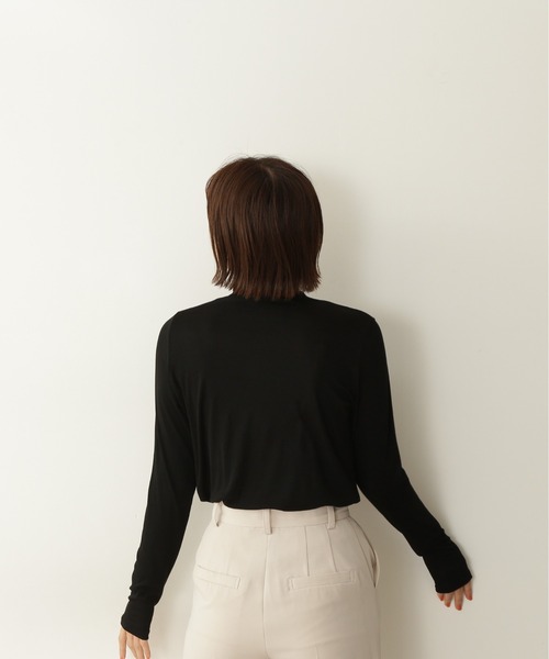 N.（N. Natural Beauty Basic）（エヌエヌナチュラルビューティーベーシック）の「◆ハイネックインナーカットソー（Tシャツ/カットソー・レディース・ブラック/オフホワイト/ピンク/ライトグリーン・MEDIUM）」の13枚目の写真