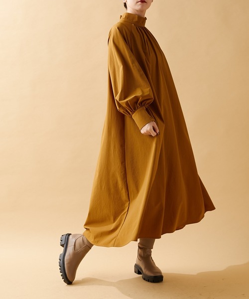 ear PAPILLONNER(イアパピヨネ)の「【SUM1 STYLE(スミスタイル)】タートルギャザーワンピース(ワンピース・レディース・グレー/キャメル・FREE)」の12枚目の写真