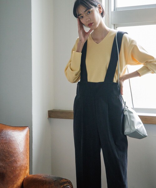 OPAQUE.CLIP（オペークドットクリップ）の「◆シルキーウールMIX Vネックニット【WEB限定カラー】（ニット/セーター・レディース・ブラック/オフホワイト/ダークオレンジ/ベージュ系8/ブルー/イエロー/ダークブラウン・36/38/40/42）」の8枚目の写真