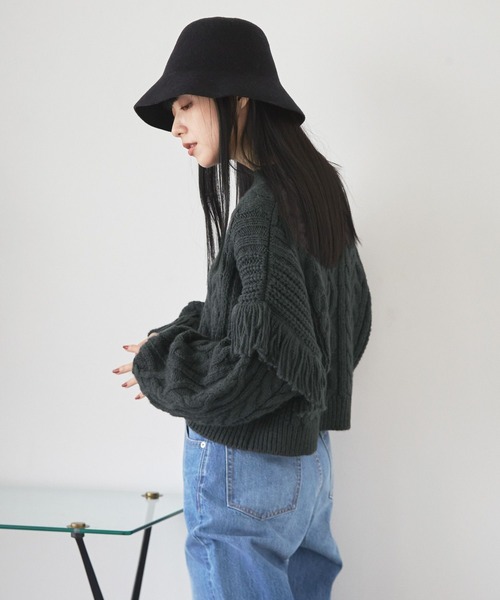 LOWRYS FARM（ローリーズファーム）の「フリンジケーブルニットロングスリーブ　166333（ニット/セーター・レディース・ブルー/チャコールグレー/アイボリー・FREE）」の8枚目の写真