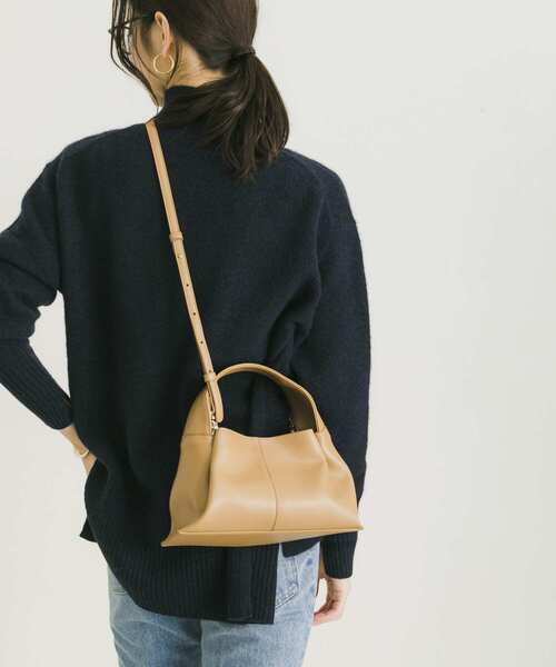 URBAN RESEARCH(アーバンリサーチ)の「ワンハンドル2WAYタックバッグ(ハンドバッグ・レディース・ベージュ/ブラック・-)」の3枚目の写真