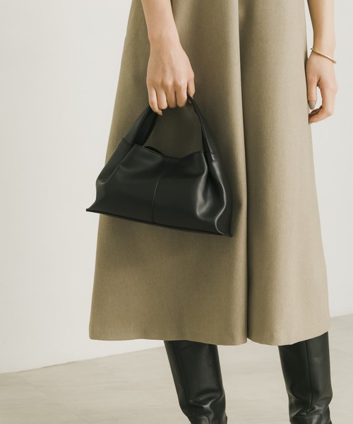 URBAN RESEARCH(アーバンリサーチ)の「ワンハンドル2WAYタックバッグ(ハンドバッグ・レディース・ベージュ/ブラック・-)」の16枚目の写真