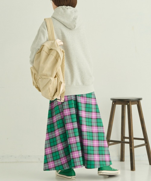 MERLOT（メルロー）の「カラーチェックフレアスカート（スカート・レディース・イエロー/グリーン/ピンク・FREE）」の4枚目の写真