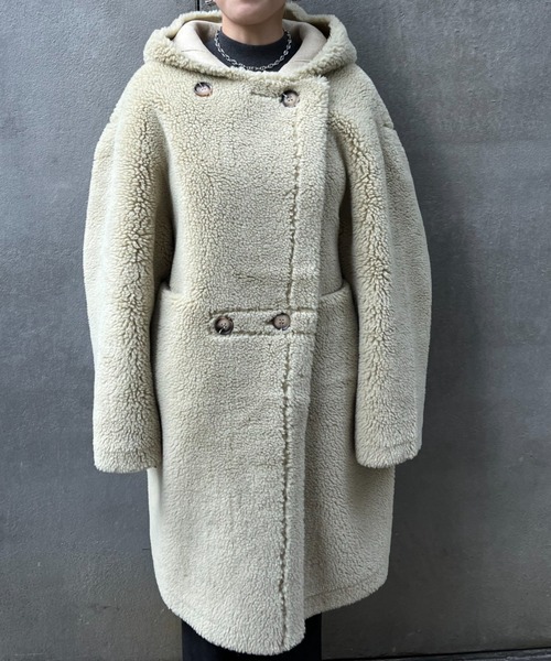 CIAOPANIC（チャオパニック）の「リバーシブルフェイクボアコート（ムートンコート・レディース・レモンイエロー/チャコールグレー・FREE）」の4枚目の写真