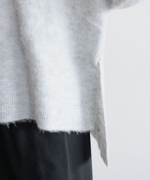 mysty woman（ミスティウーマン）の「ふわ軽シャギーニット　173984（ニット/セーター・レディース・ホワイト/ライトグレー/ブルー/モカ・FREE）」の17枚目の写真